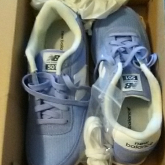 light blue new balance sneakers